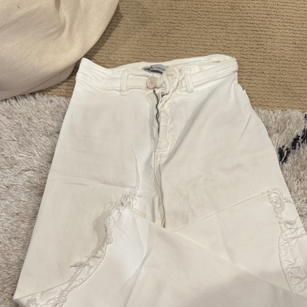 Zara Women's Cream Straight Leg Jeans
